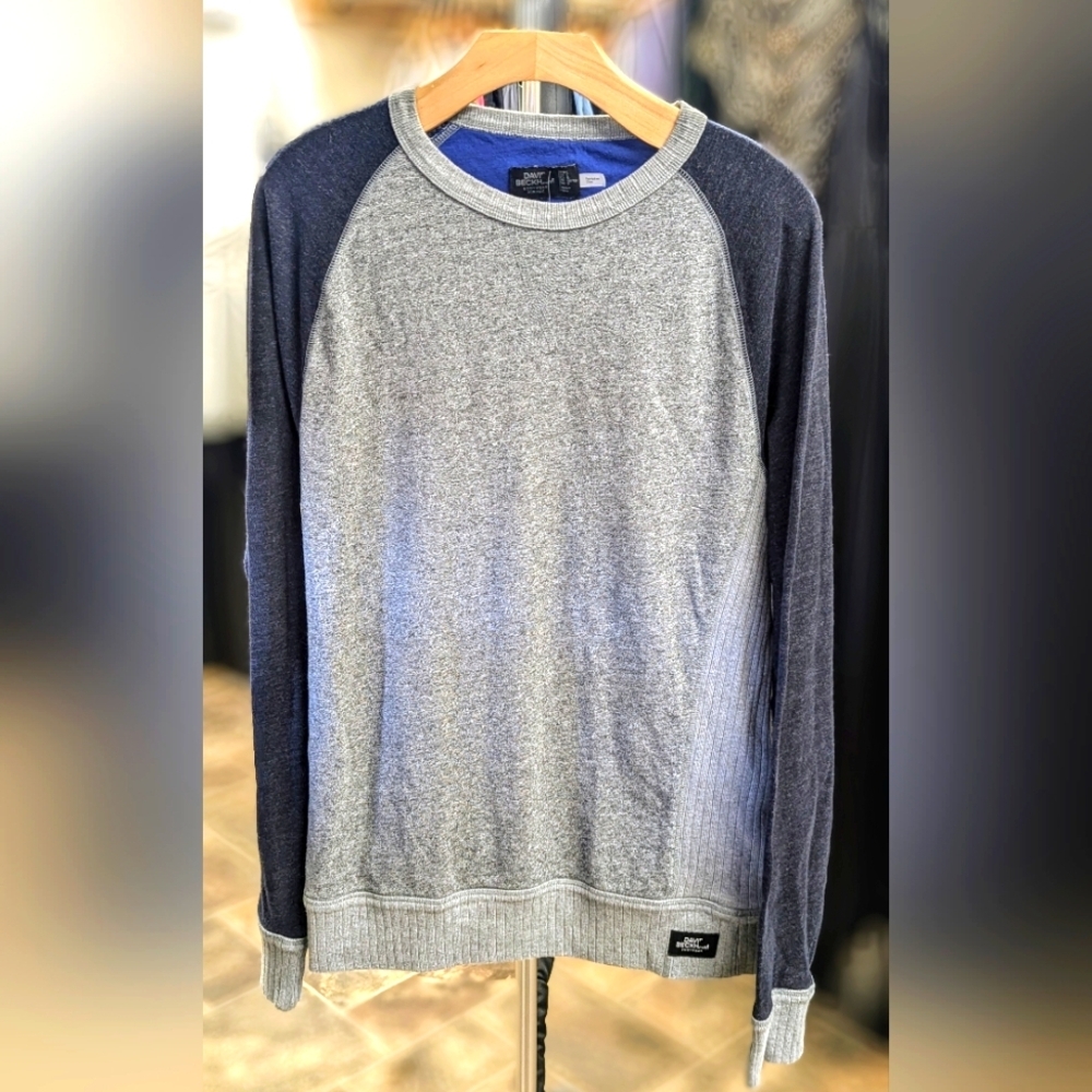 David Beckham men's body wear sweater sz LG 😁